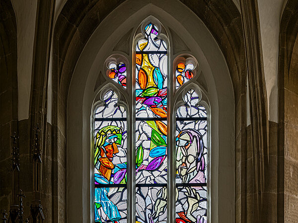 Lüpertzfenster in der Kirche St. Elisabeth Bamberg - Alte Frau, Almosen geben