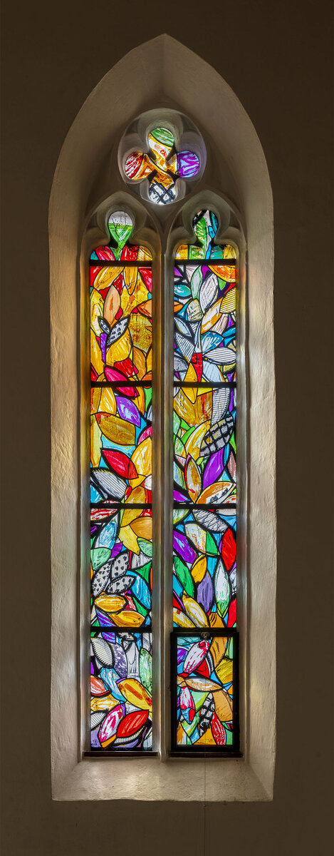 Lüpertzfenster in der Kirche St. Elisabeth Bamberg - "Was ihr für eines meiner geringsten Geschwister getan habt, das habt ihr mir getan." Mt 25,40