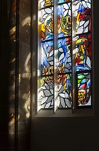 Lüpertzfenster in der Kirche St. Elisabeth Bamberg