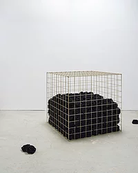 Containing the uncontainable/ Künstlerin: Margarete Schrüfer