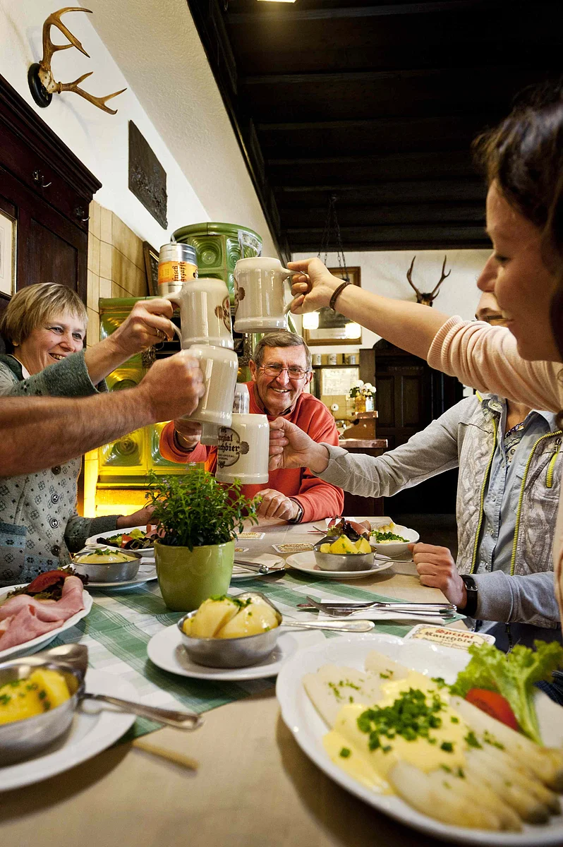 Bambergs Brauereien locken mit köstlichen Bierspezialitäten und regionalen Produkten.