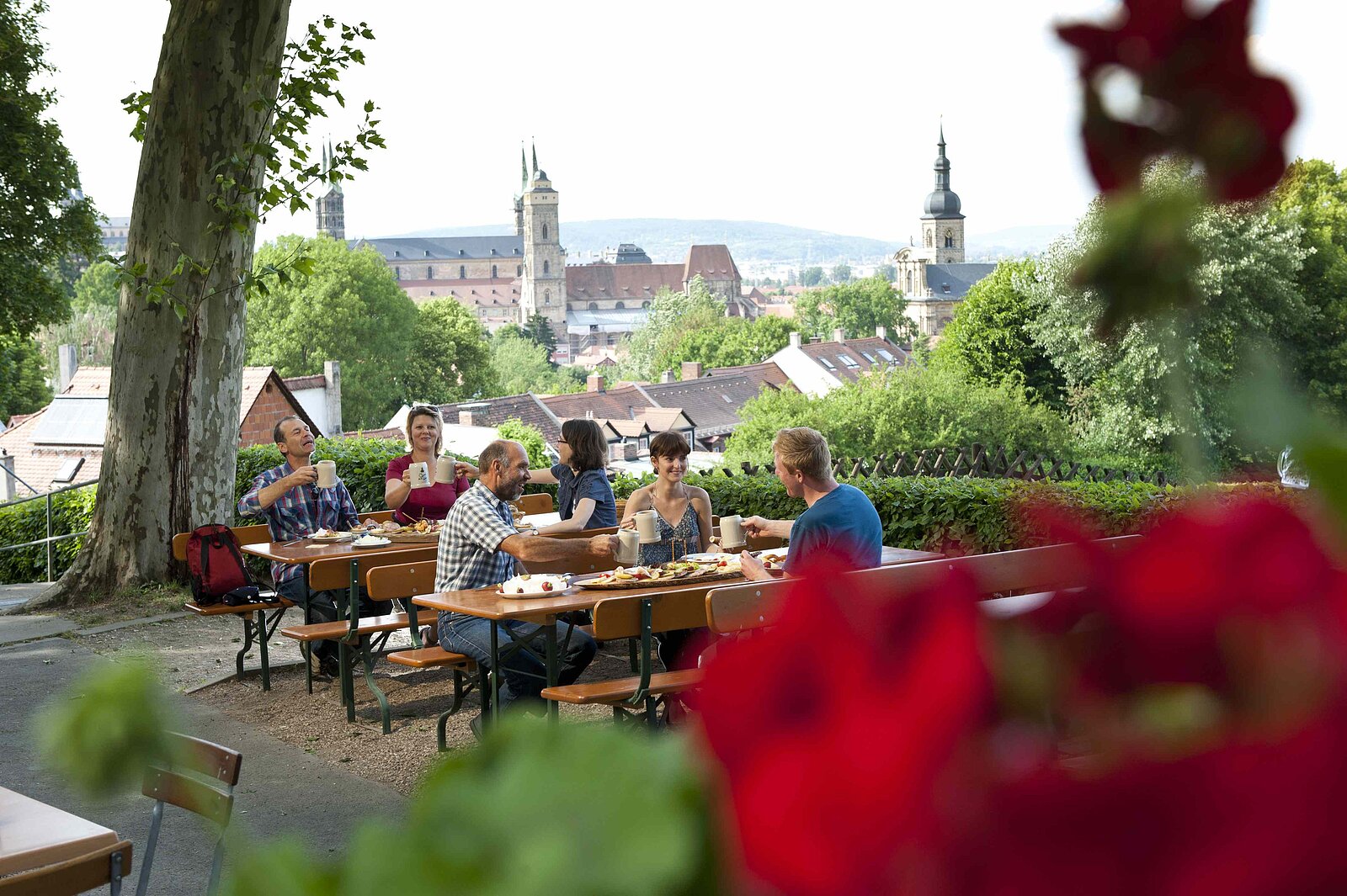 "Auf" dem Bierkeller in Bamberg mit faszinierendem Ausblick, lässt es sich wunderbar die leckeren Spezialitäten genießen. 